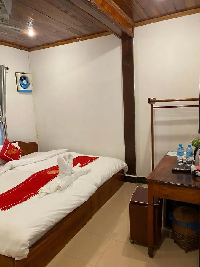 Villa Ouis Namkhan Riverside 琅勃拉邦 酒店